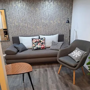 Shadowlily Budapest